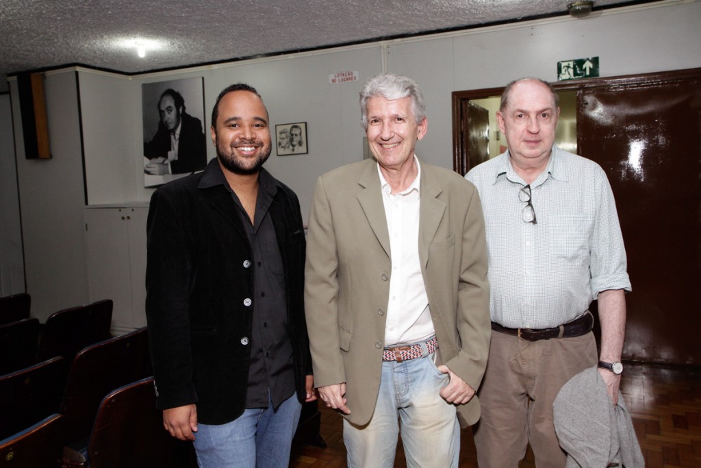 O vice-presidente, Miguel Arcanjo Prado, o presidente da APCA, José Henrique Fabre Rolim, e o ex-presidente da instituição, Aguinaldo Cristofani Ribeiro da Cunha - Foto: Silvana Garzaro