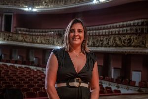 Adriana de Barros, jurada de Música do Pêmio Arcanjo de Cultura no Theatro Municipal de São Paulo - Foto Edson Lopes Jr. - Blog do Arcanjo