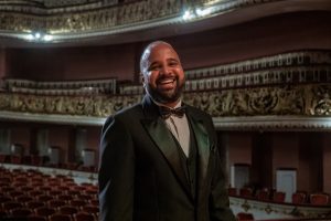 Miguel Arcanjo Prado, jurado de Dança, Teatro e Especial e presidente do júri do Pêmio Arcanjo de Cultura no Theatro Municipal de São Paulo - Foto Edson Lopes Jr. - Blog do Arcanjo