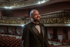 Miguel Arcanjo Prado, jurado de Dança, Teatro e Especial e presidente do júri do Pêmio Arcanjo de Cultura no Theatro Municipal de São Paulo - Foto Edson Lopes Jr. - Blog do Arcanjo