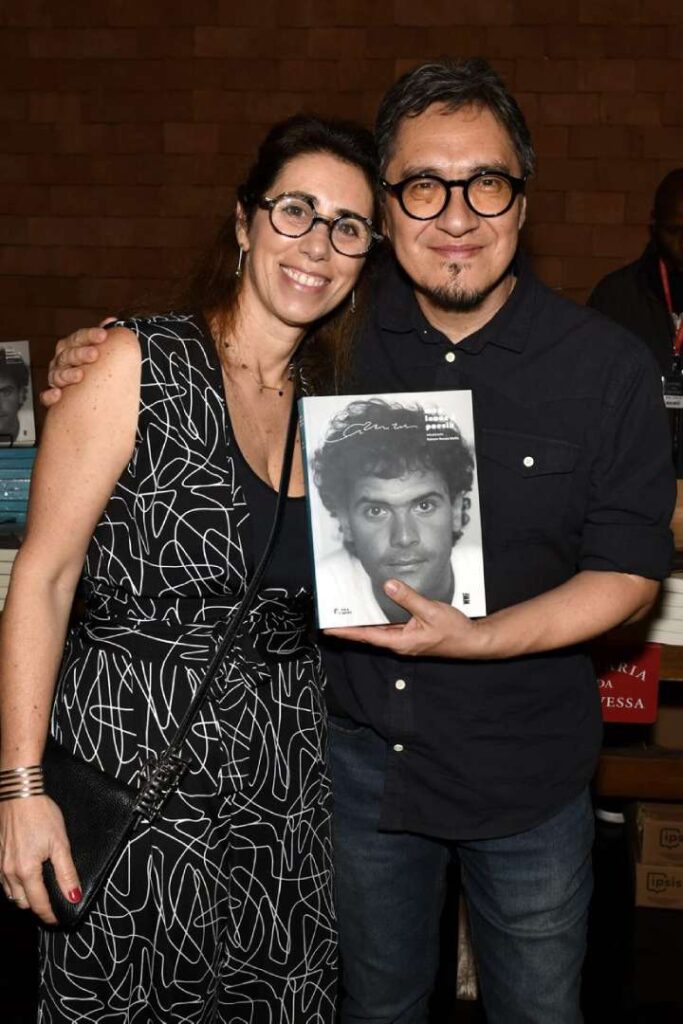 Adriana Fernandes e Daniel Kondor na festa de pré-lançamento de livros sobre Cazuza