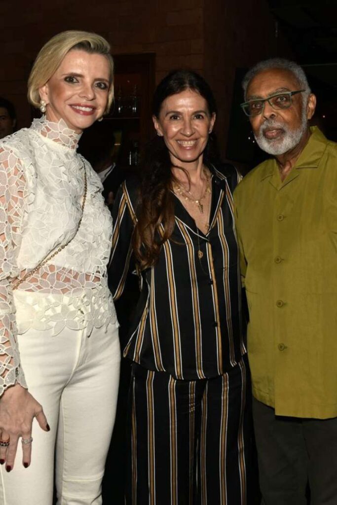 Fabiana Araújo, Flora Gil e Gilberto Gil na festa de pré-lançamento de livros sobre Cazuza